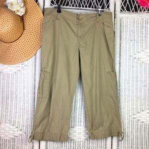 Levi’s Cargo Capri Tan/Olive